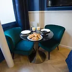 Le Cafe Des Invalides